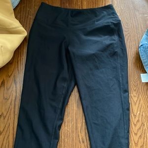 NIKE CAPRI LEGGINGS